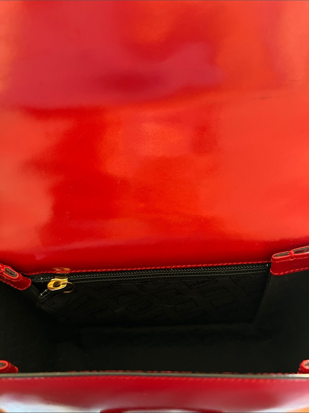 Vintage Moschino by Redwall Red Patent Leather Heart Crossbody bag Made in Italy - Picture 5 of 5